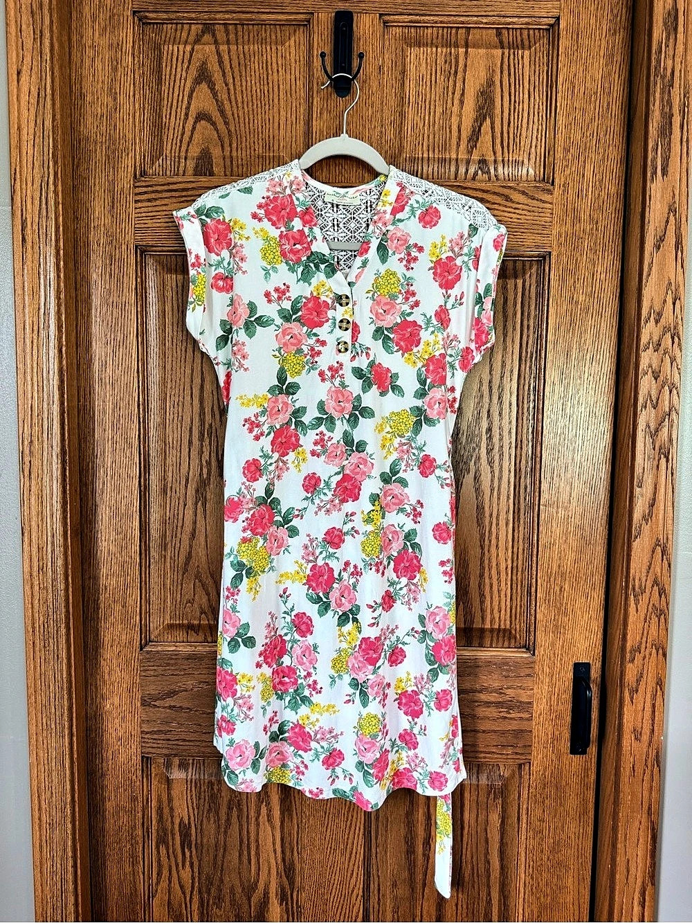 Bobby Brooks Floral Mini Dress in White & Pink Size Small Like New